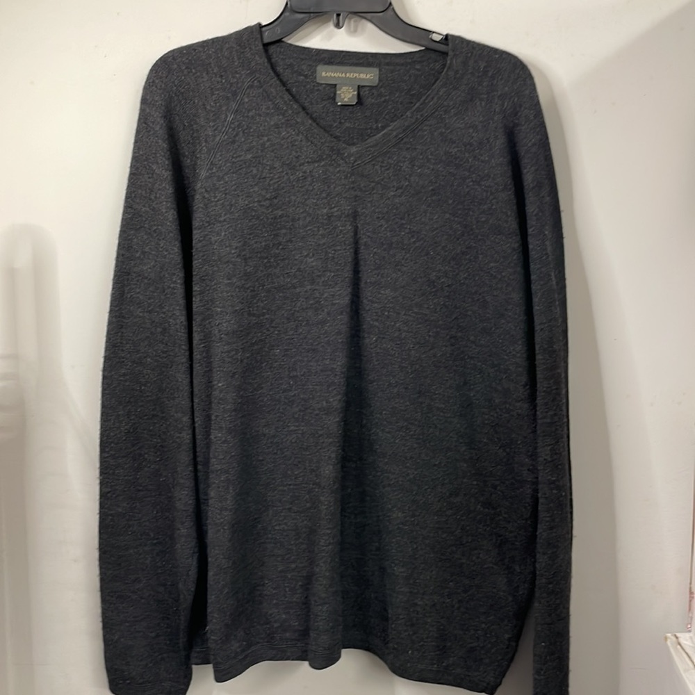 BANANA Republic wool sweater v-neck XL gray long sleeve pullover